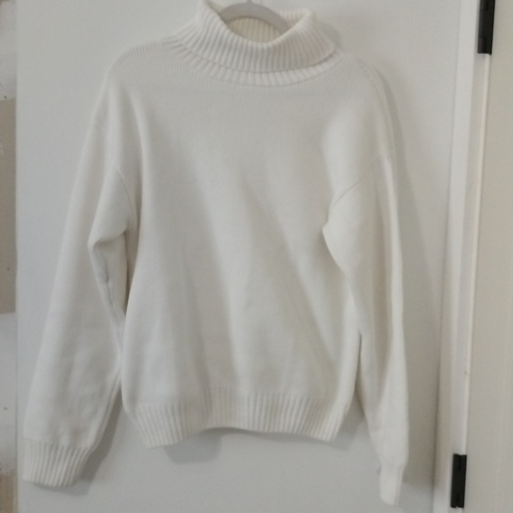 Quince turtleneck sweater size medium cream